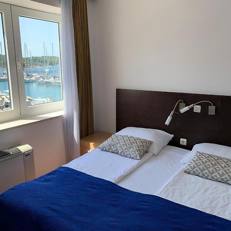Apartment Aci Marina Cres Eksteriør bilde