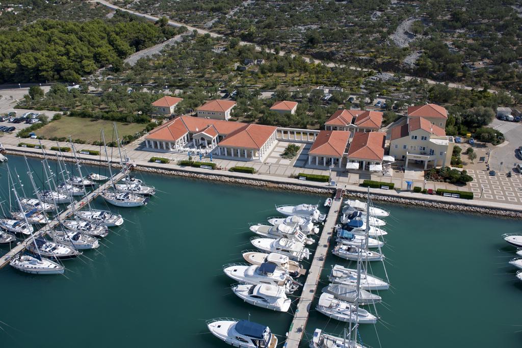 Apartment Aci Marina Cres Eksteriør bilde