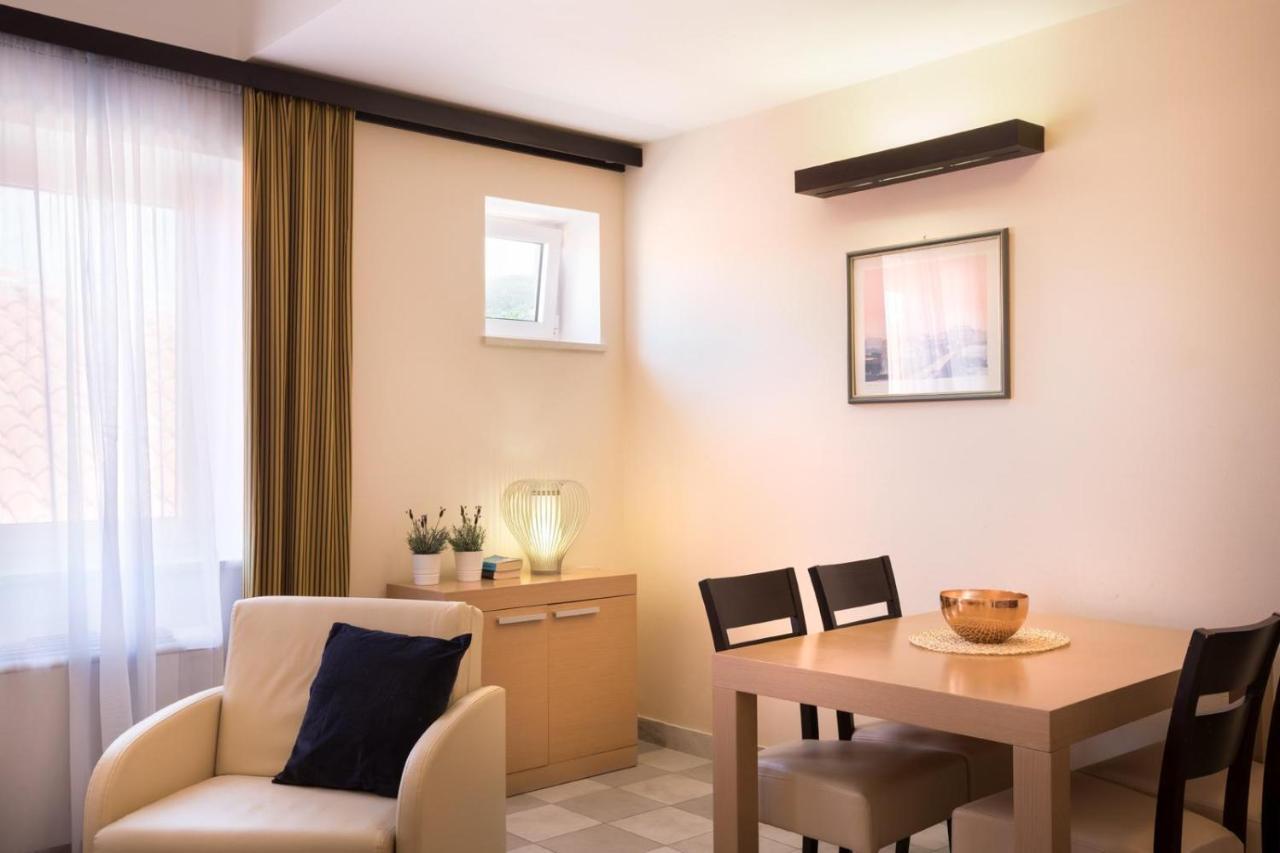 Apartment Aci Marina Cres Eksteriør bilde