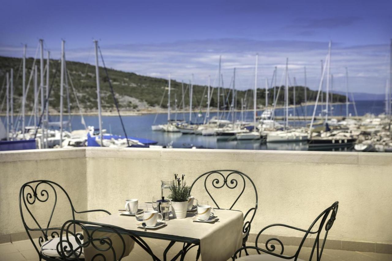 Apartment Aci Marina Cres Eksteriør bilde