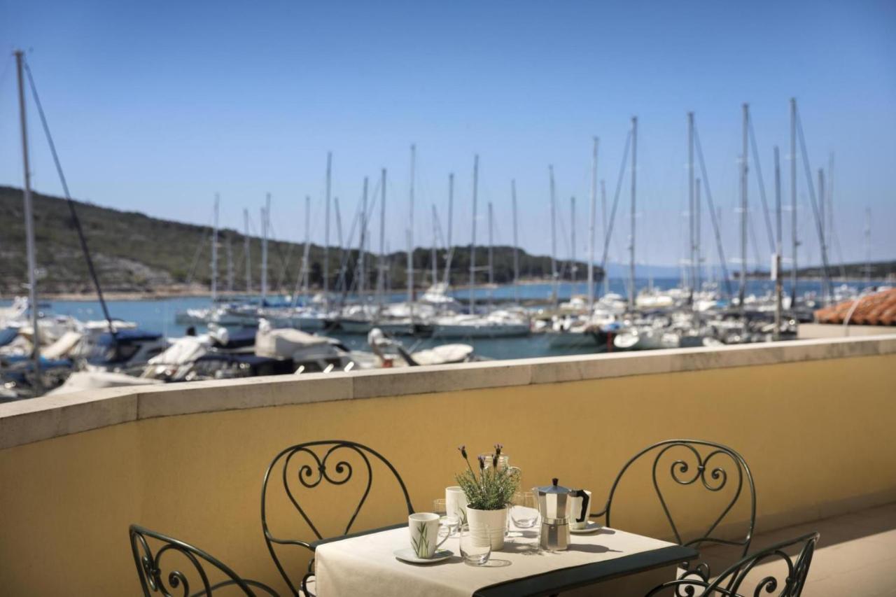 Apartment Aci Marina Cres Eksteriør bilde