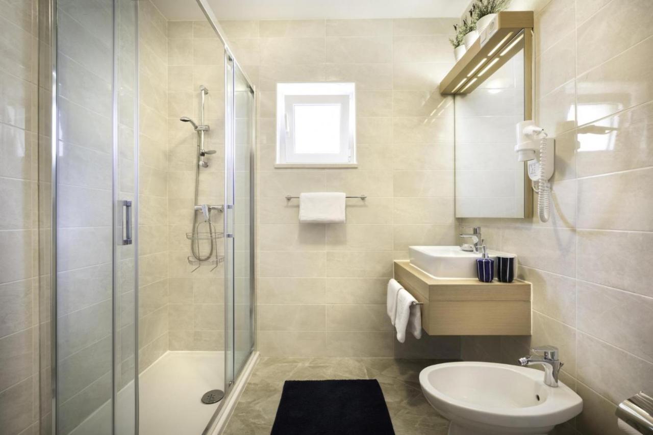 Apartment Aci Marina Cres Eksteriør bilde