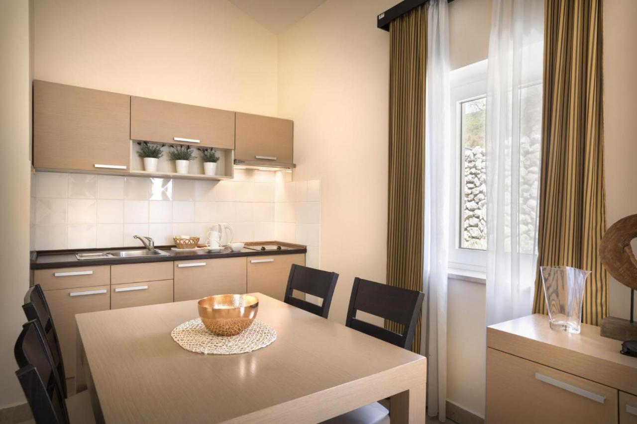 Apartment Aci Marina Cres Eksteriør bilde